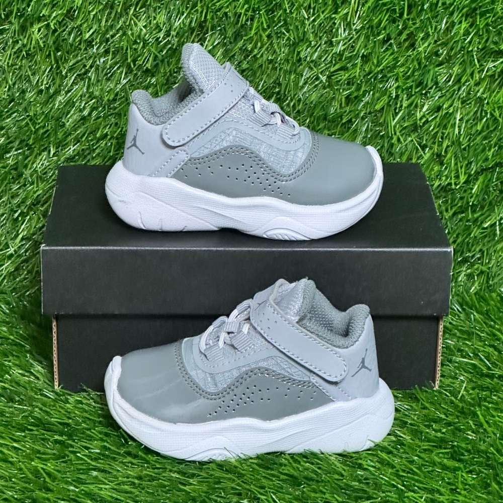 Size 4C - Toddlers Air Jordan 11 CMFT Low Cool Grey White Sneakers - CZ0906-012
